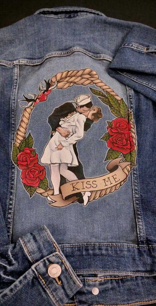 Giacca jeans Bacio a Times Square, traditional tattoo style